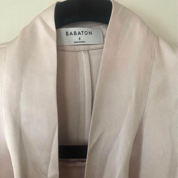 SOLD Aritzia Babaton Satin Tie-Neck Bloomsbury Blouse - Picture 4 of 4
